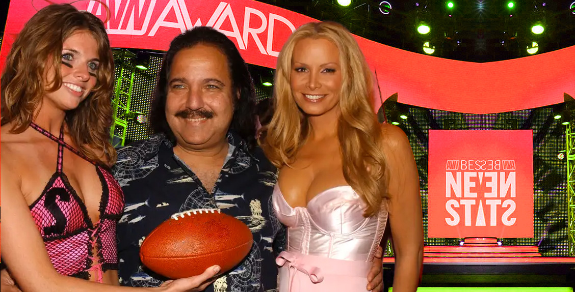 Ron Jeremy with beautiful girls at the AVN Awards